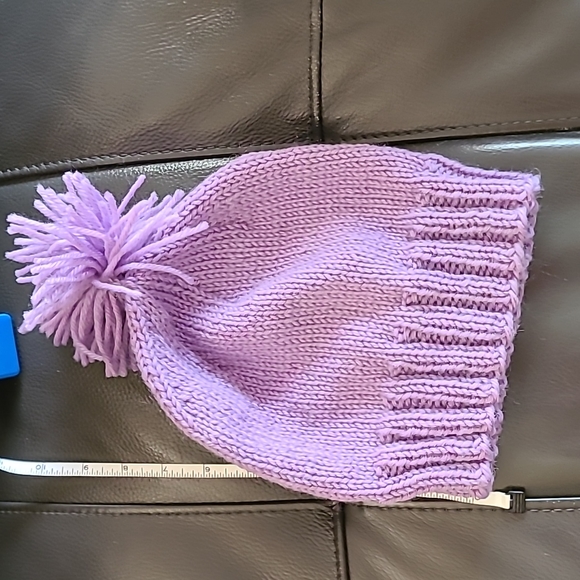 Lavender hand knit hat child - Picture 4 of 4